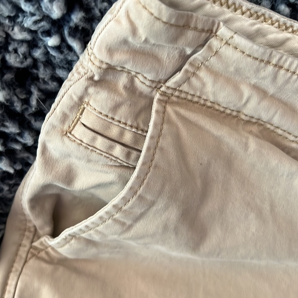 Old Navy. Low Rise shorts. - Picture 4 of 5